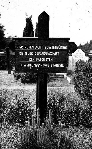 Im Wedeler Stadtbild – hier auf dem Friedhof - finden sich verschiedene Orte, die an die Verbrechen der Nationalsozialisten gemahnen. Foto: Stadtarchiv Wedel 