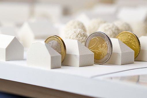 Wedel.de beantwortet wichtige Fragen zu den Grundsteuerhebesätzen. Symbolbild: Stadt Wedel/Kamin