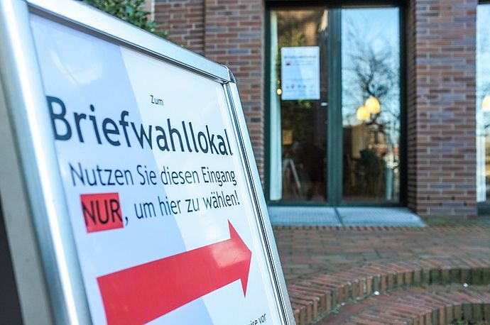 Ab dem 29.04.2024 kann per Post, im Rathaus oder am schnellsten online die Briefwahl oder die Abstimmung per Brief beantragt werden. Archivfoto: Stadt Wedel/Kamin