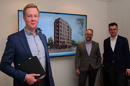 Karsten Thomsen (von links) ist der neue Geschäftsführer der SparkassenImmobiliengesellschaft, die Vorstände Marc Cybulski und Florian Graßhoff vertreten den  100prozentigen Anteilseigner Stadtsparkasse.