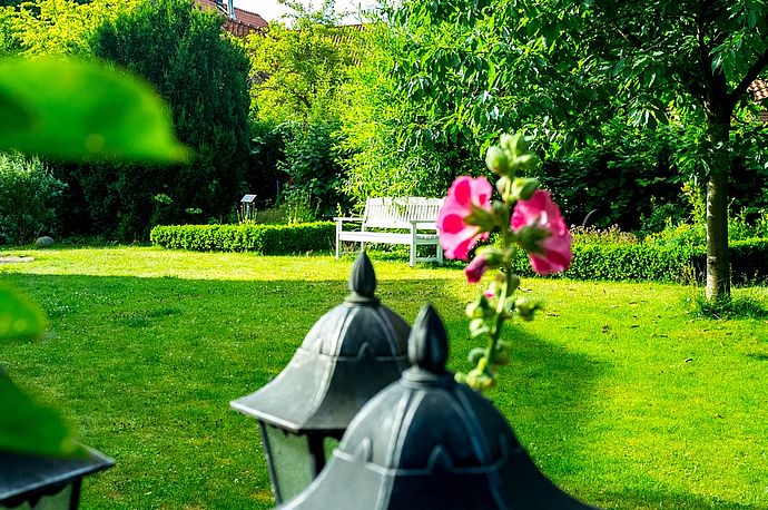 Der Barockgarten des Stadtmuseums Wedel wird am 20. August zur Kulisse für den „Tag des Feuersteins“ mit vielen Mitmachangeboten. Foto: Stadt Wedel/Kamin