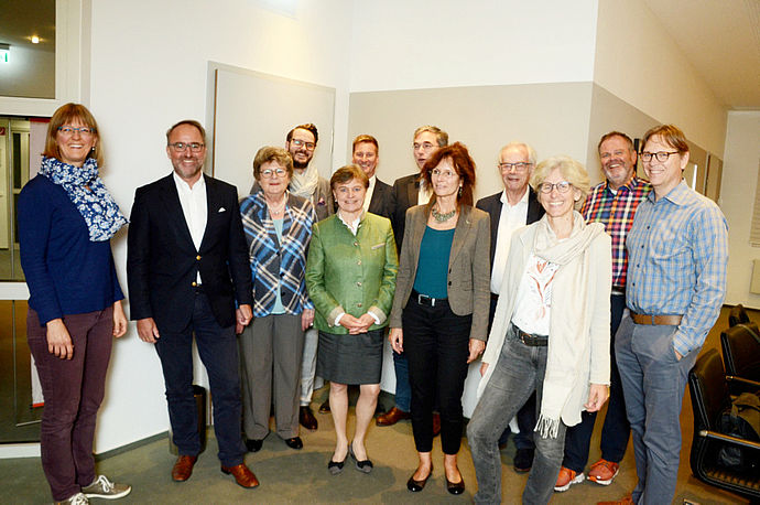 Starkes Team: Unter Vorsitz von Andrea Koehn (fünfte von rechts) finden sich Förderer der Wedeler Musiktage zusammen.
