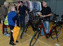 ... oder mit einem Fahrrad
