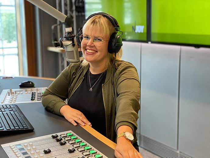 Radiomoderatorin Martina Schönherr hat einen Schlagfertigkeits-Ratgeber veröffentlicht, den sie im Dezember in der Stadtbücherei präsentiert (Foto: Martina Schönherr privat)