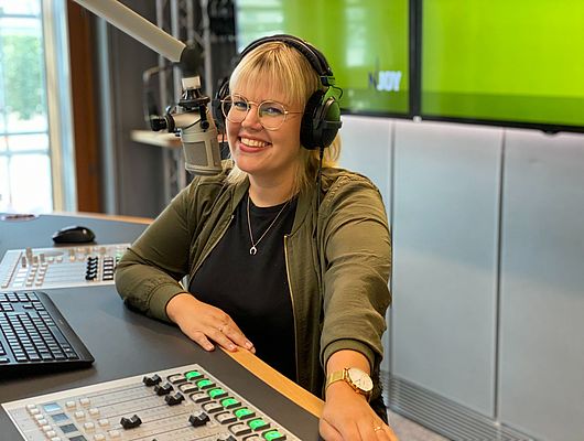 Radiomoderatorin Martina Schönherr hat einen Schlagfertigkeits-Ratgeber veröffentlicht, den sie im Dezember in der Stadtbücherei präsentiert (Foto: Martina Schönherr privat)