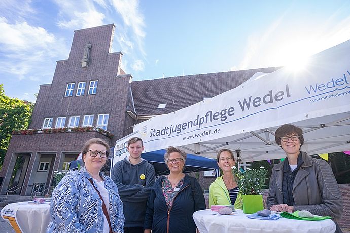 Das „Netzwerk Wedel“ lebt von den Menschen, die es durch Ihren Einsatz stark machen. Foto: Stadt Wedel/Kamin