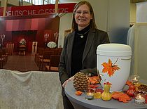 Eine würdevolle Trauerfeier - Birgit Bienek vom Bestattungsinstitut Bade erläuterte die Möglichkeiten. 