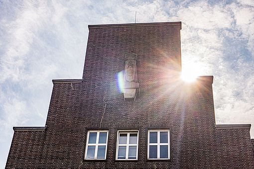 Zu heiss? Wedel sucht unter dem Motto „Wedel bleibt frisch“ auch die Tipps und Beobachtungen von Reisenden, wie andere Kommunen Hitzeschutz betreiben. Foto: Stadt Wedel/Kamin 