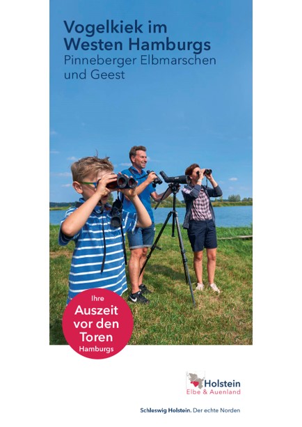 Eine Familie beobachtet Vögel durch Ferngläser