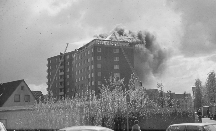 1975 - 1977 Großbrände in der Stadt und Schiffsunglücke auf der Elbe