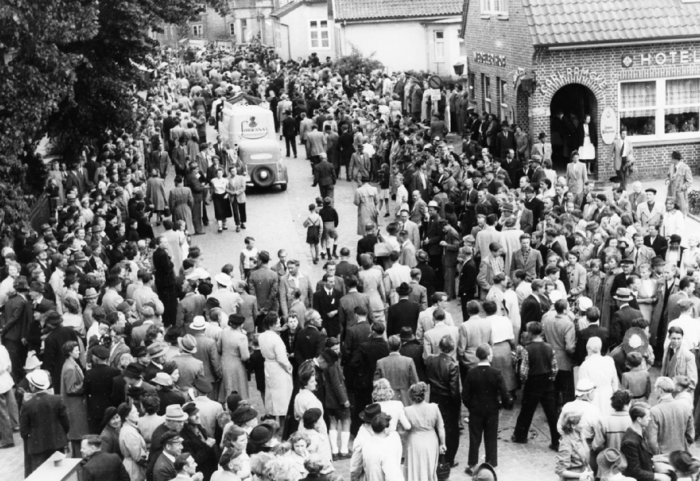 Geschichte von Sport und Vergnügen - Wedel „geht aus“ in den 1950er Jahren