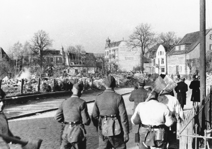 Schwere Zeiten - die Feuerwehr Wedel bis zur Bombennacht am 3. März 1943