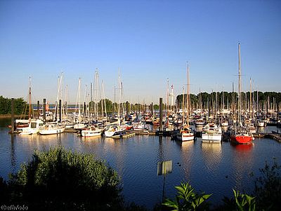 Der Wedeler Yachthafen (nur Bild)